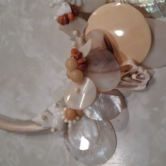Beach shells necklace - Picture 4 of 7